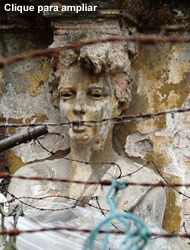 Estátua Aprisionada - Vila Itororó