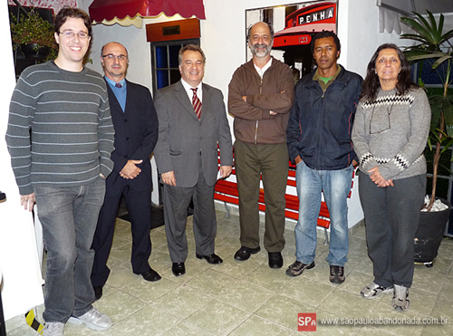 Cássio Freire, subprefeito da Penha, é o terceiro da esquerda para a direita. Cássio Freire, subprefeito da Penha, é o terceiro da esquerda para a direita.